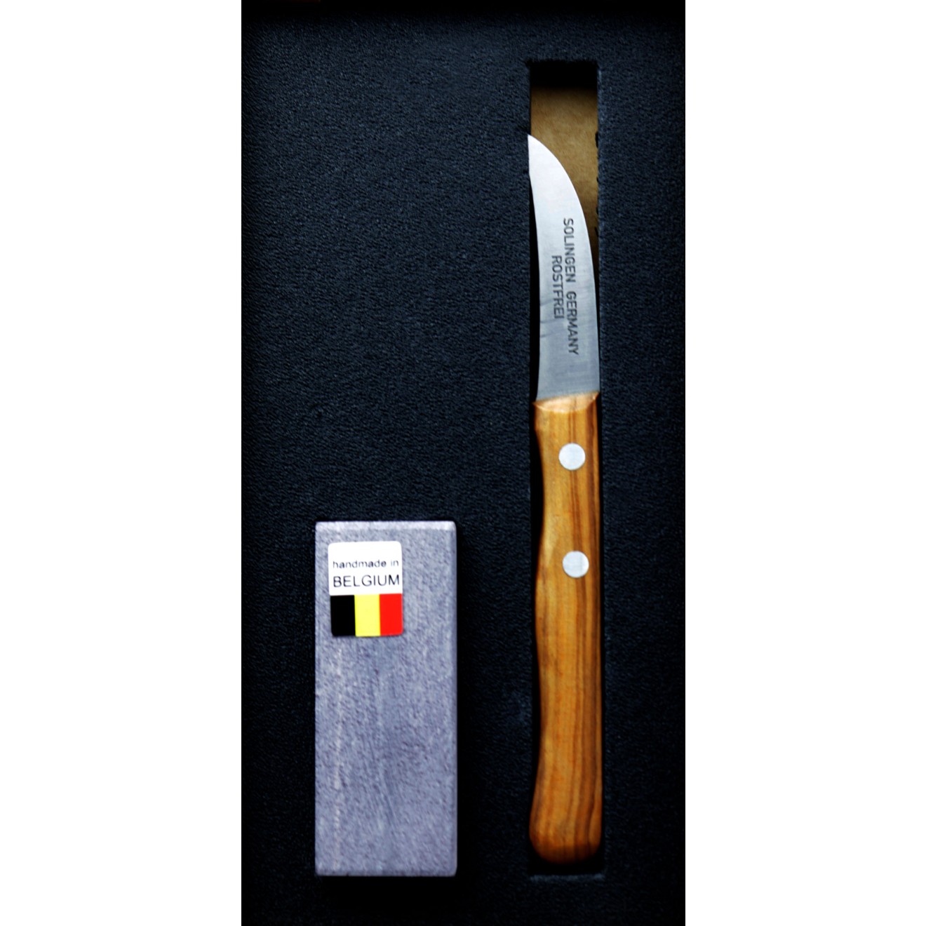 Blauer Belgischer Brocken und Solinger Messer im Display